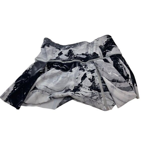 Lululemon Black And Grey Abstract Tennis Skirt. Sz 6